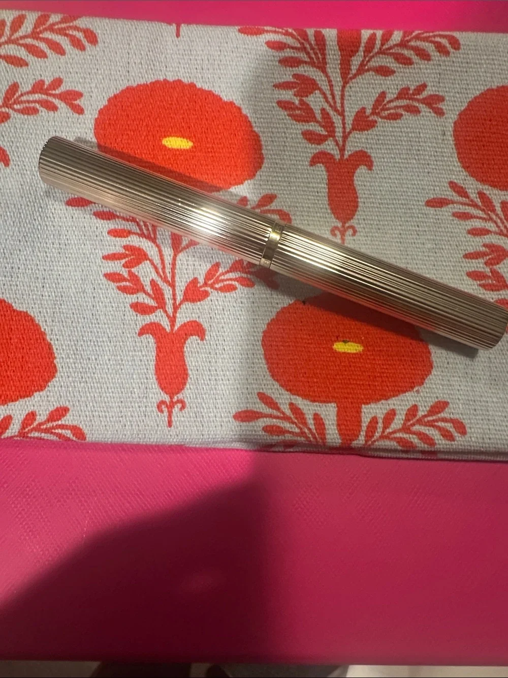 Estee Lauder moisturizer and serum set in gold, brown, pink - Picture 8 of 11